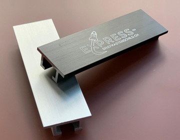 Huber Airolo Briefkastenschild inkl. Gravur